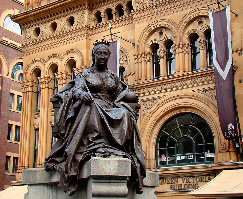 Statue of Queen Victoria